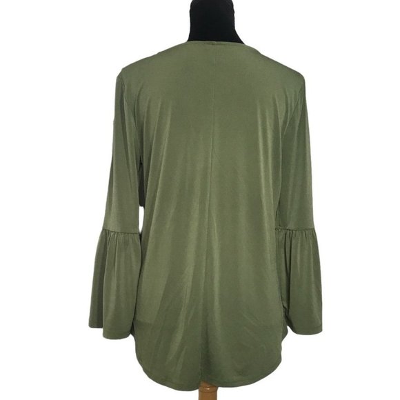 Ann Taylor Factory Bell Sleeve Top in Green - Size Medium - Picture 3 of 5